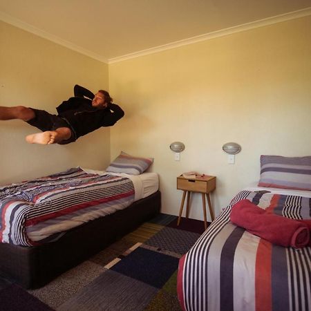 Jump Inn Alice Budget Accommodation Alice Springs Extérieur photo