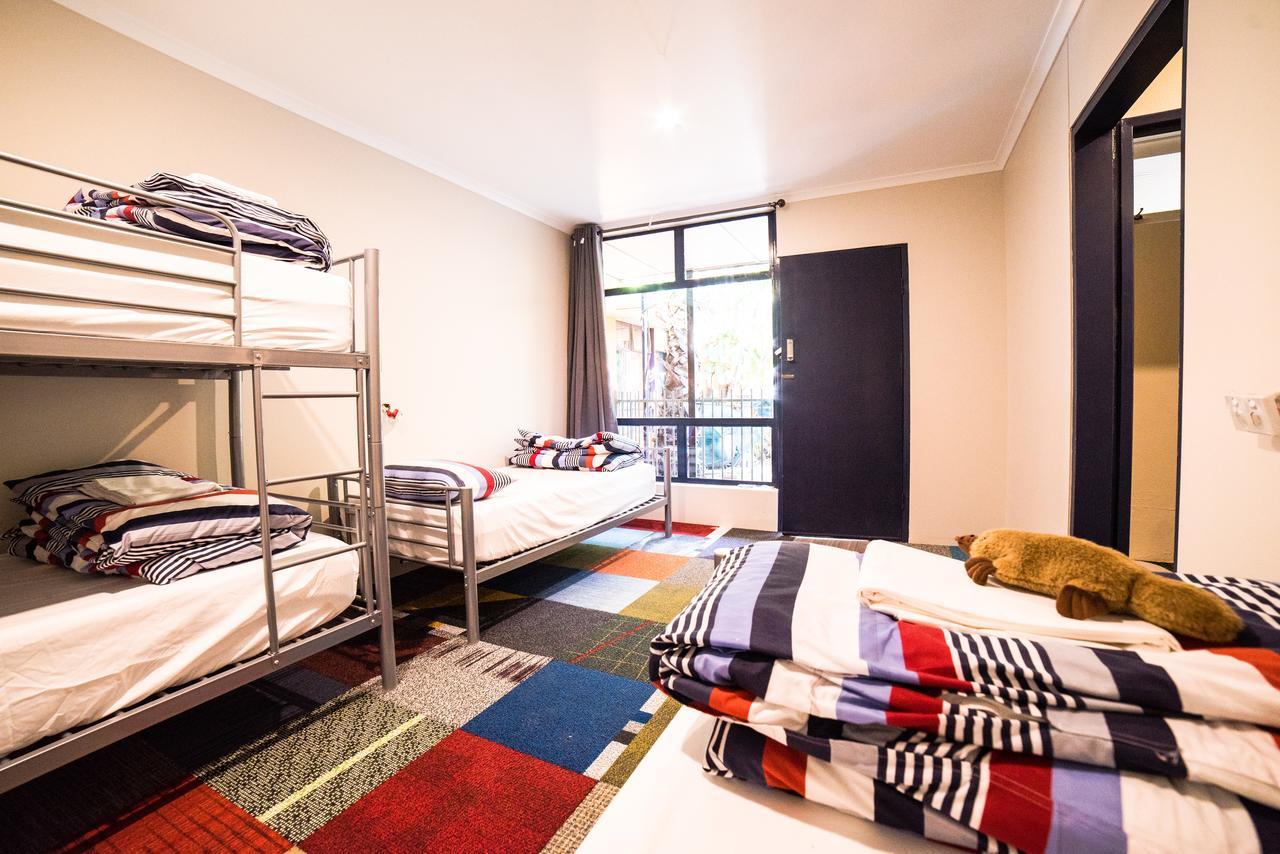 Jump Inn Alice Budget Accommodation Alice Springs Extérieur photo