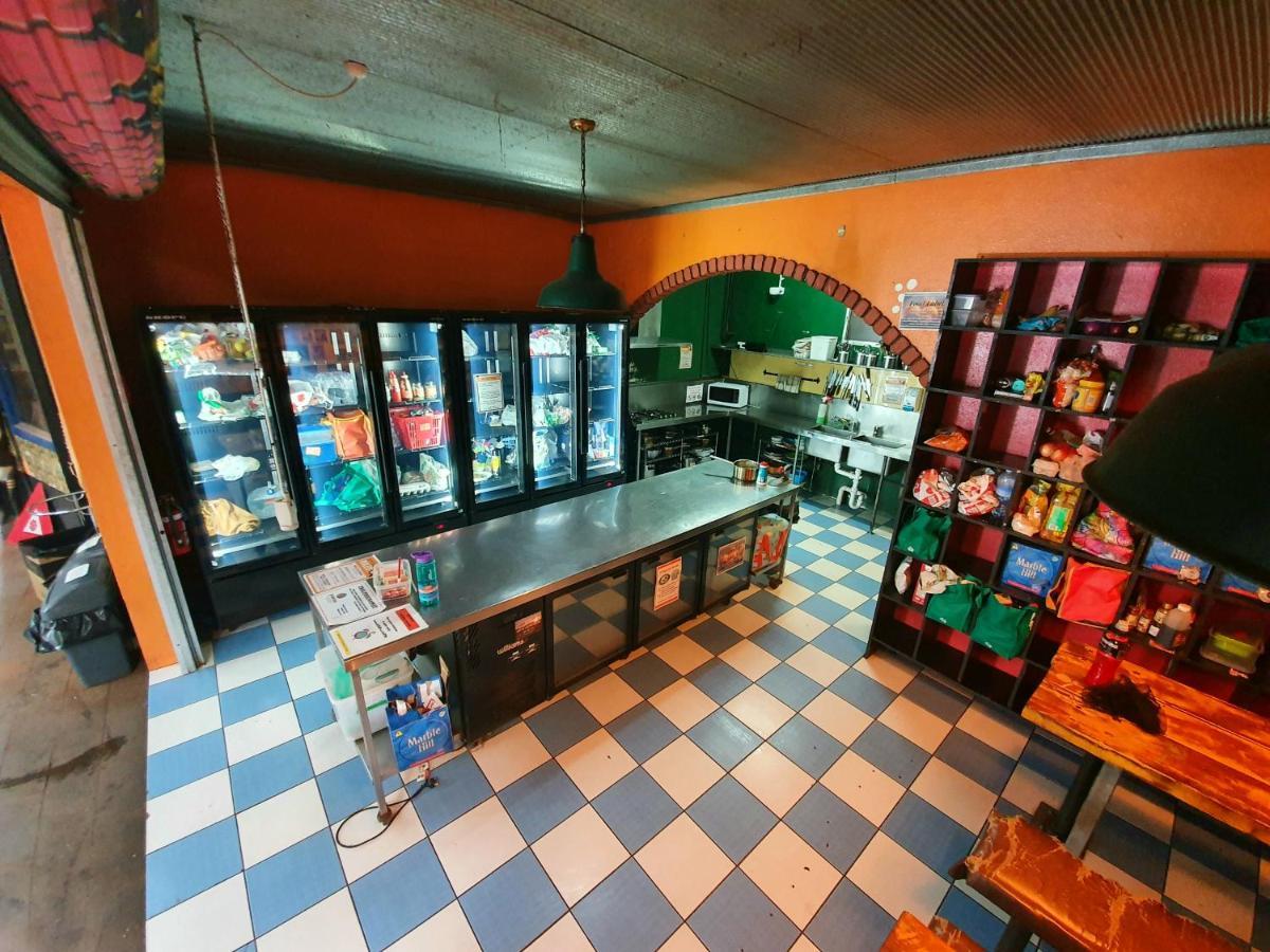 Jump Inn Alice Budget Accommodation Alice Springs Extérieur photo
