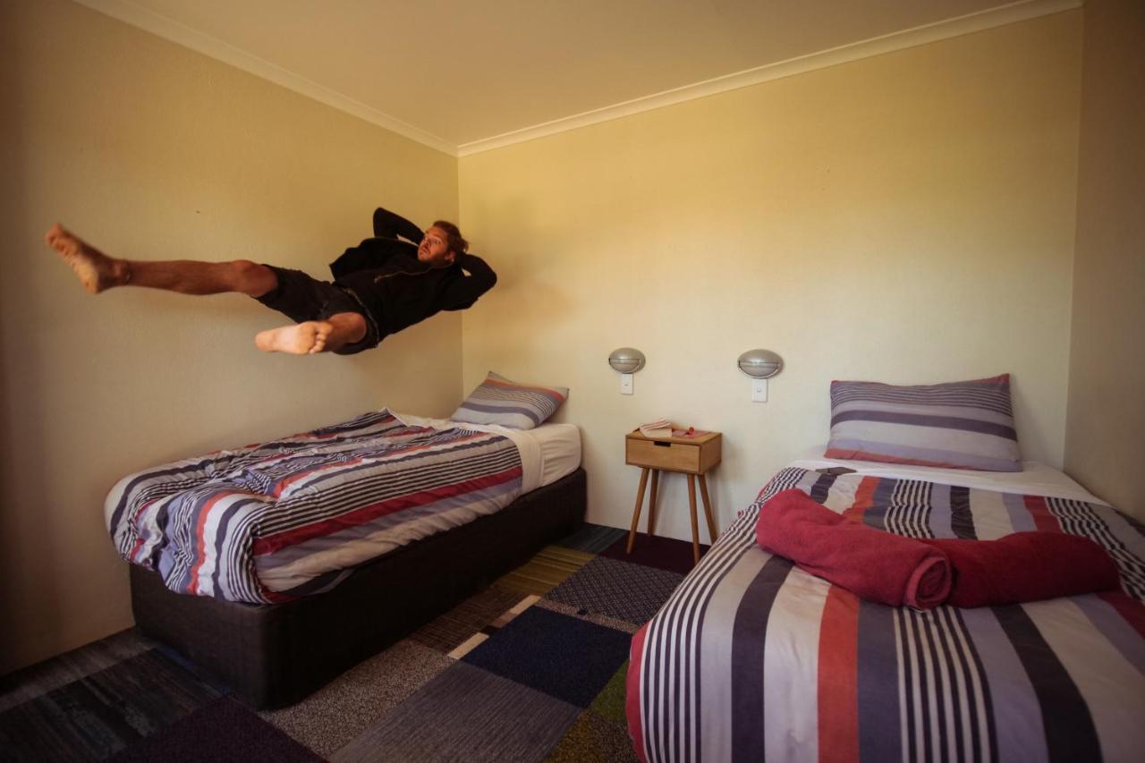 Jump Inn Alice Budget Accommodation Alice Springs Extérieur photo