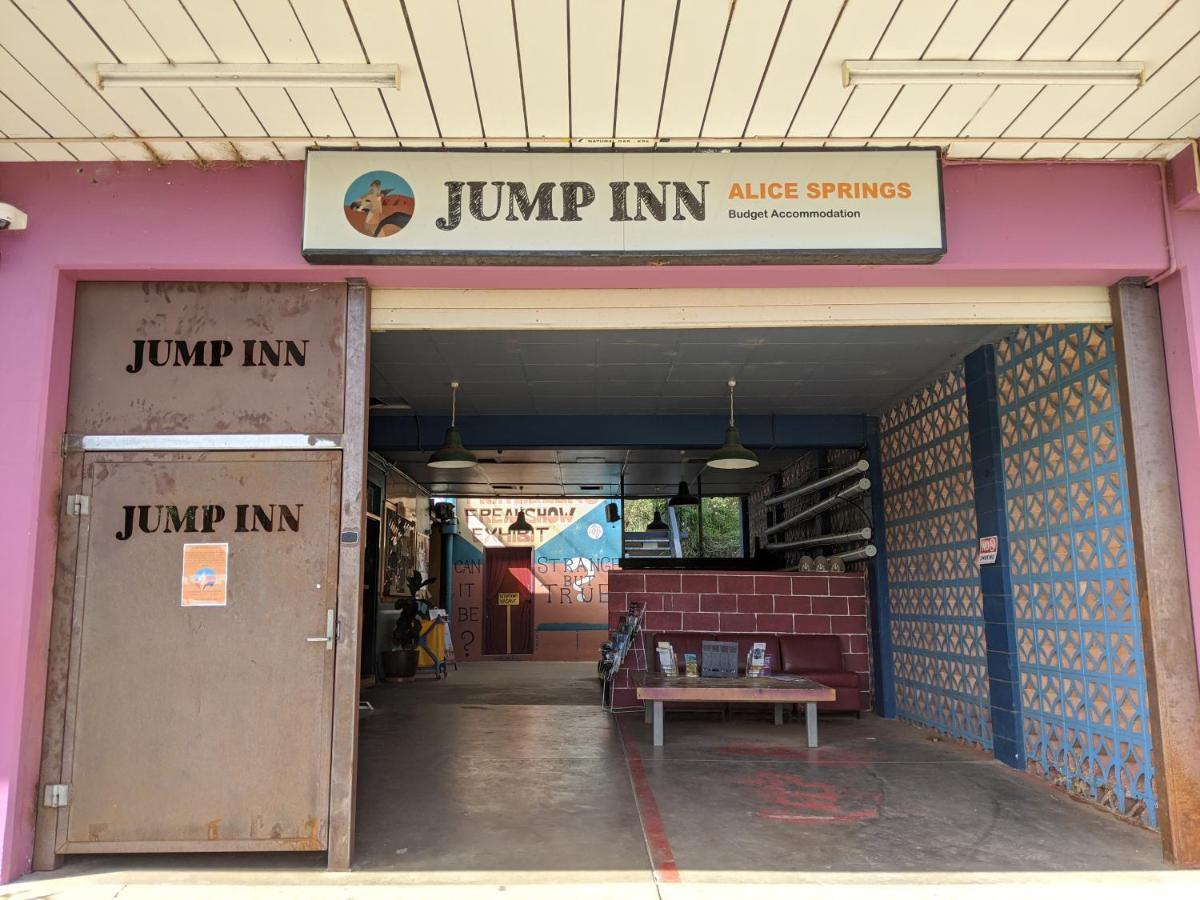 Jump Inn Alice Budget Accommodation Alice Springs Extérieur photo