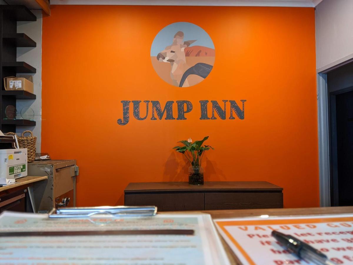 Jump Inn Alice Budget Accommodation Alice Springs Extérieur photo