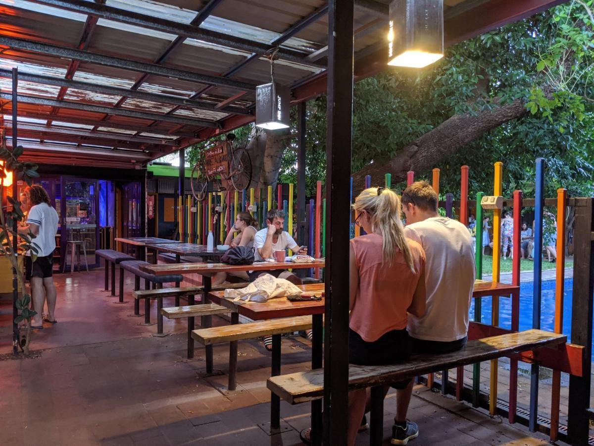 Jump Inn Alice Budget Accommodation Alice Springs Extérieur photo
