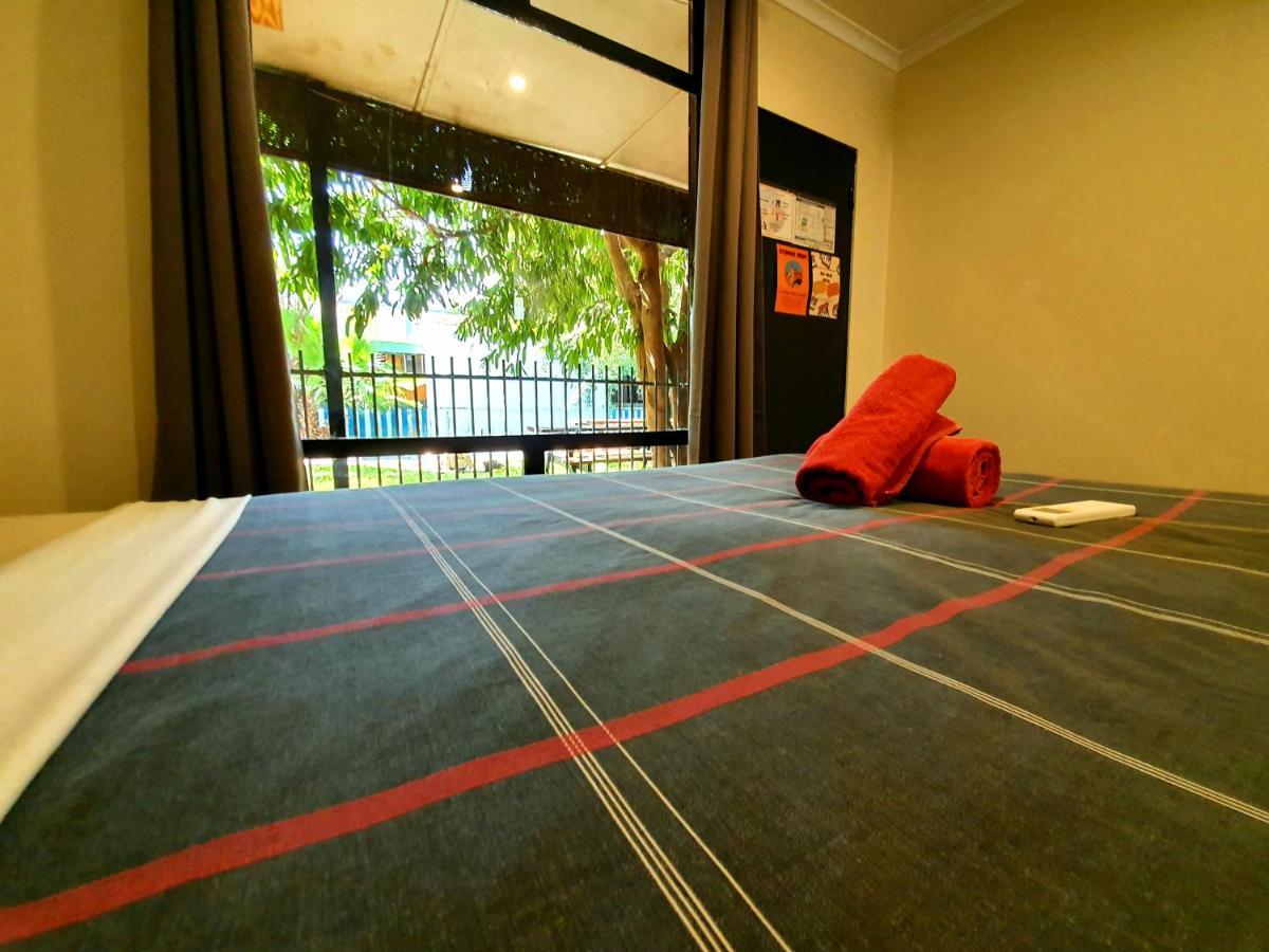 Jump Inn Alice Budget Accommodation Alice Springs Extérieur photo