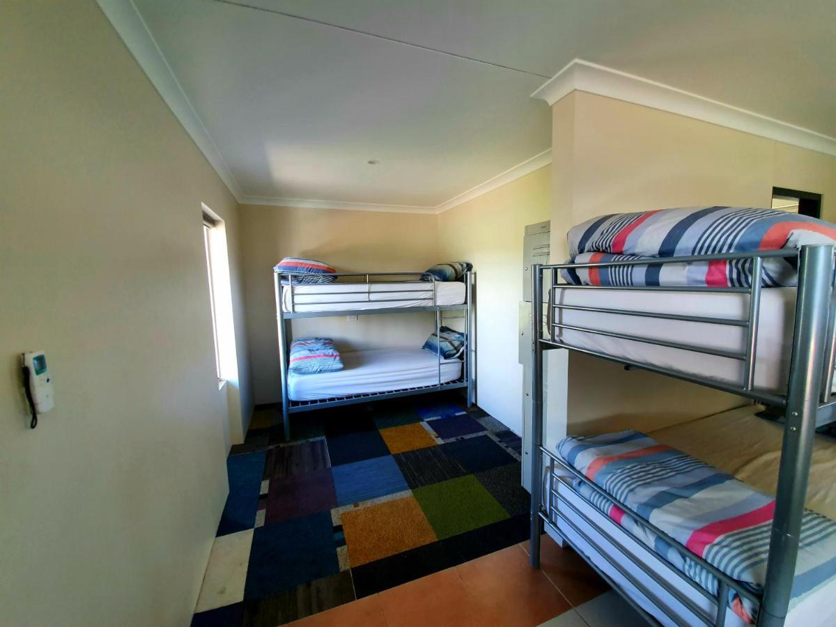 Jump Inn Alice Budget Accommodation Alice Springs Extérieur photo