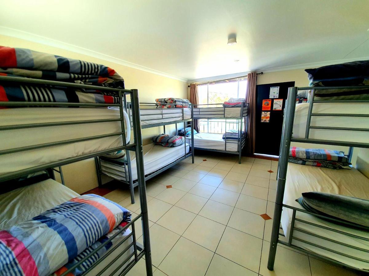 Jump Inn Alice Budget Accommodation Alice Springs Extérieur photo