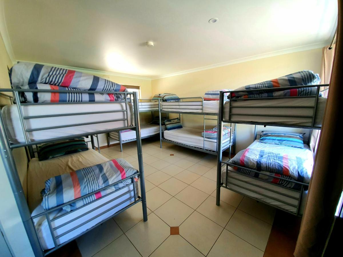 Jump Inn Alice Budget Accommodation Alice Springs Extérieur photo